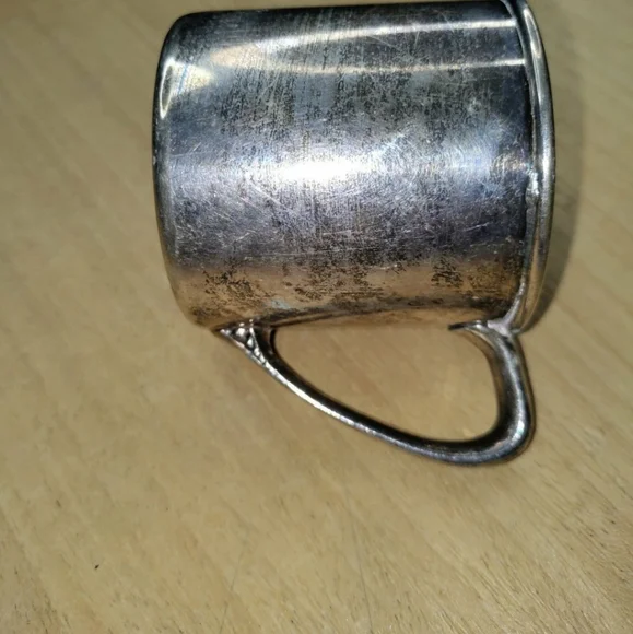 Silver plated baby cup by Oneida - Picture 6 of 7